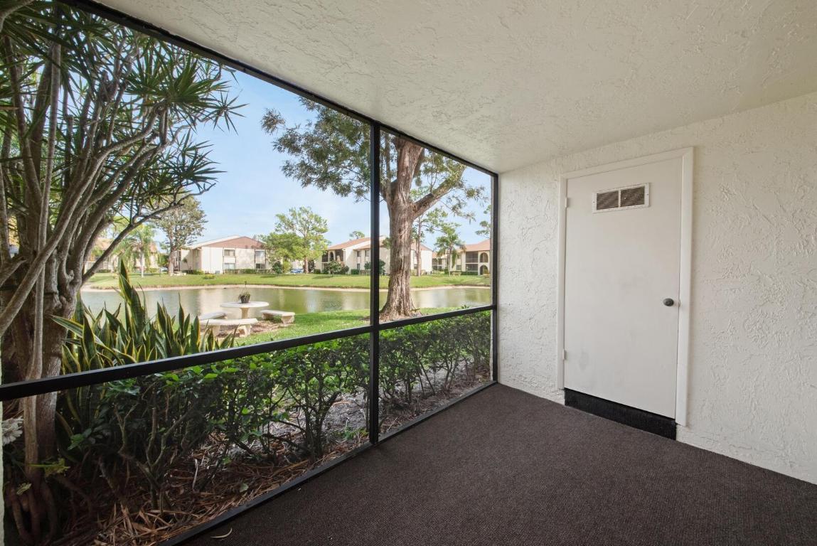 332 Knotty Pine Circle C-1, Greenacres Unit: C-1
