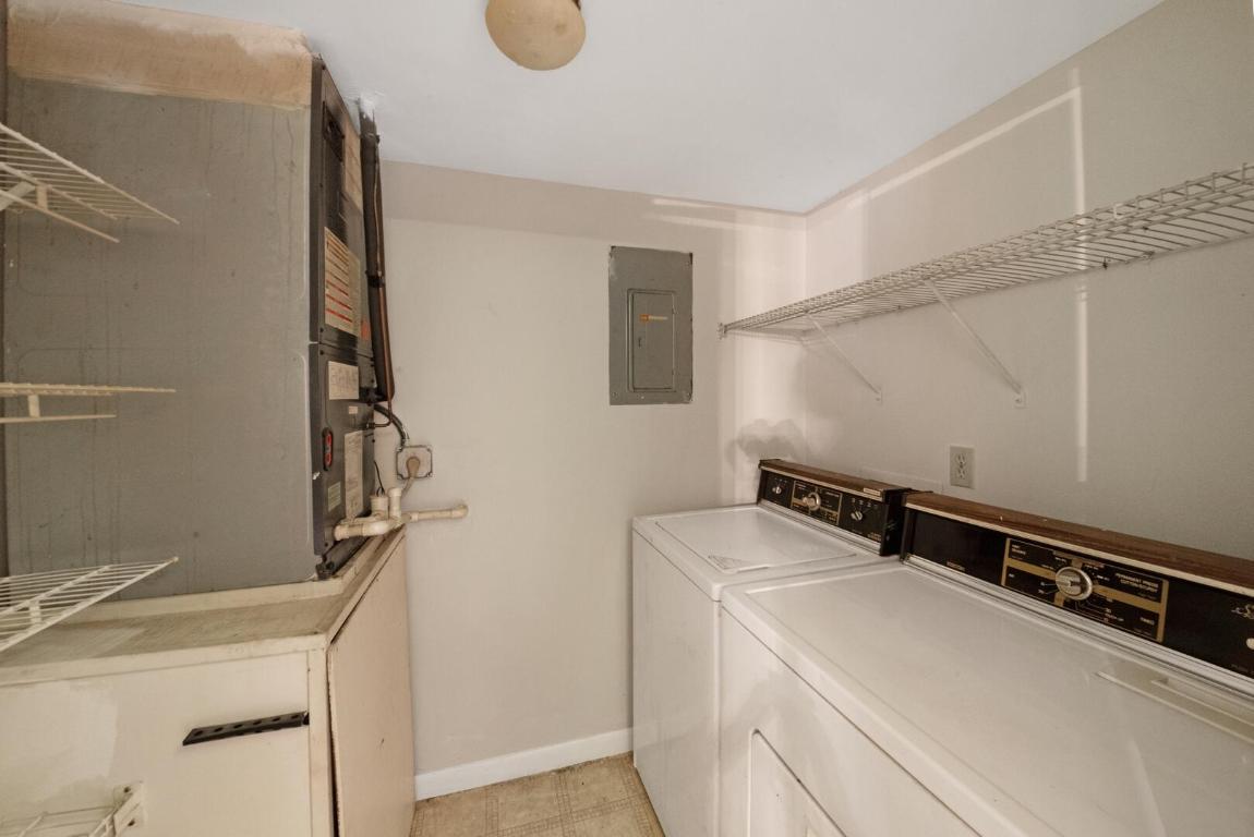 332 Knotty Pine Circle C-1, Greenacres Unit: C-1