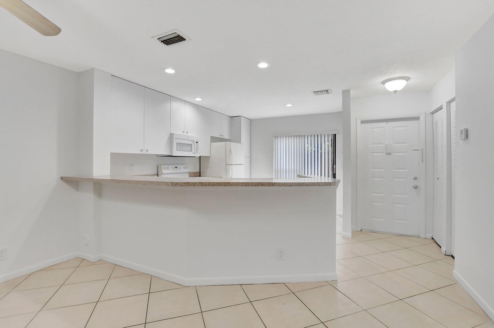 7630 Lago Del Mar Drive 6