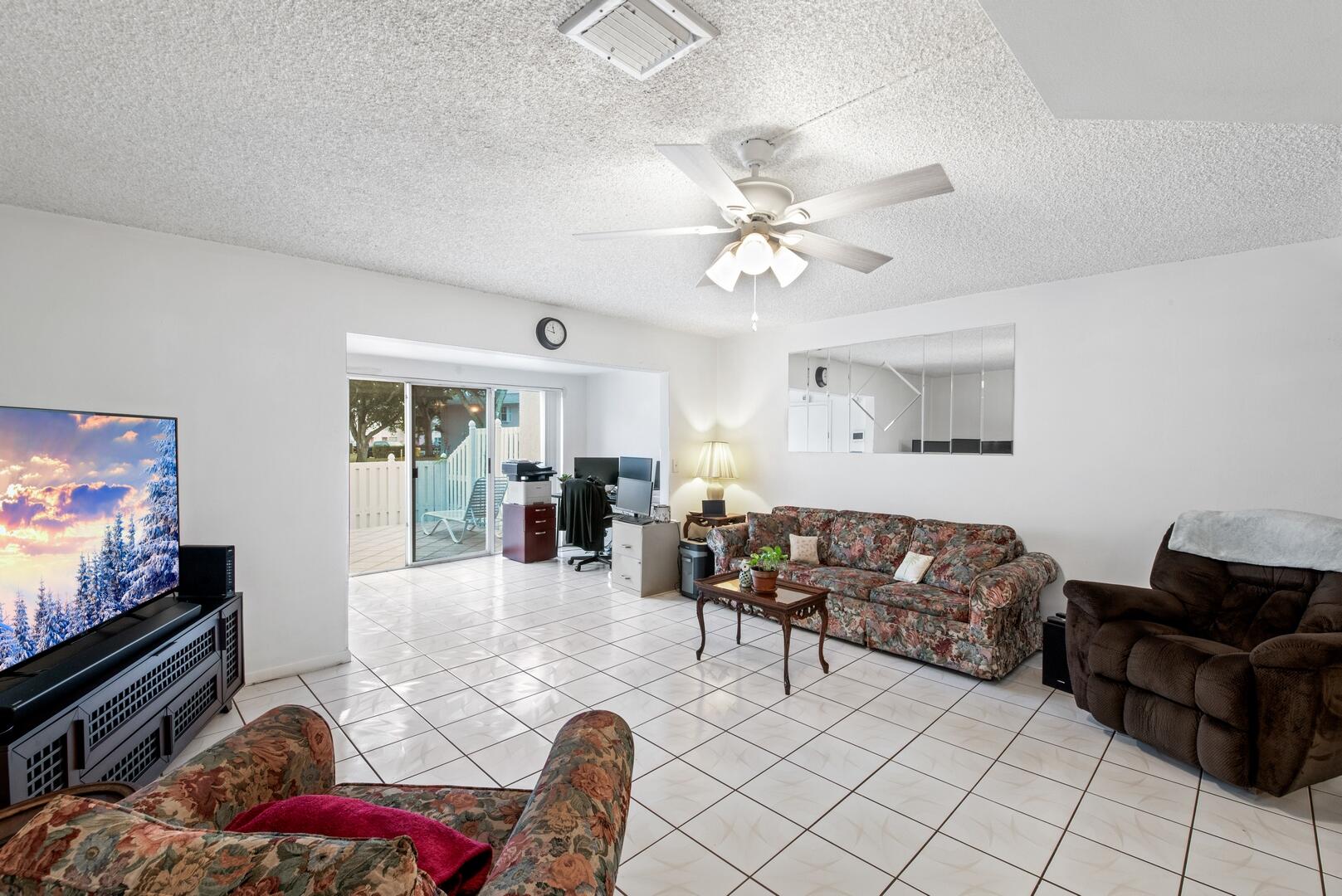 231 Foxtail Drive G, Greenacres Unit: G