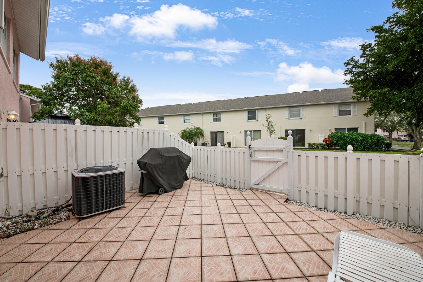 231 Foxtail Drive G, Greenacres Unit: G