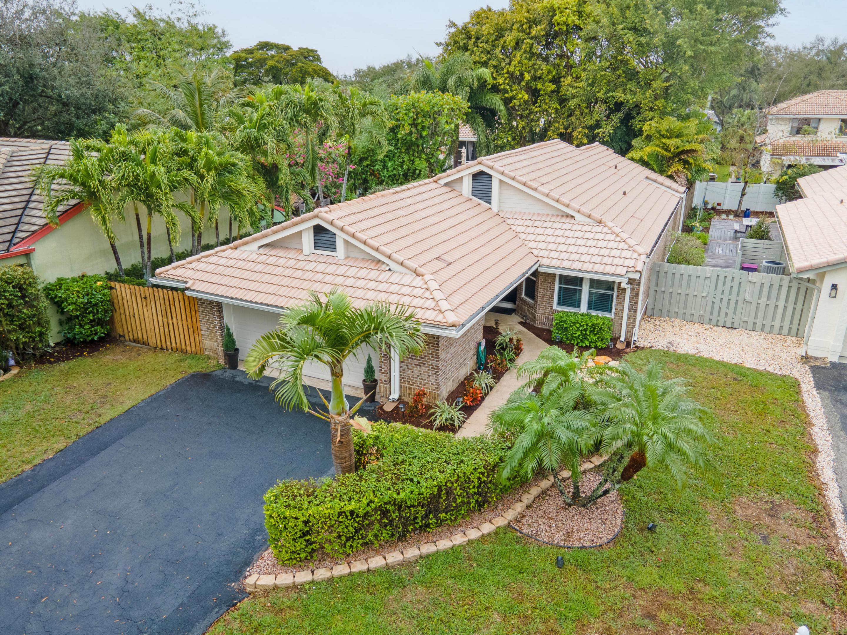 4135 NW 1st Court