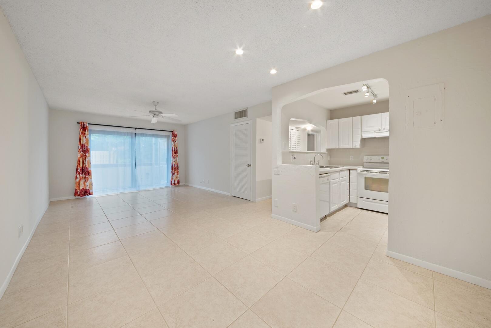 875 NW 13th Street, 307, Boca Raton Unit: 307