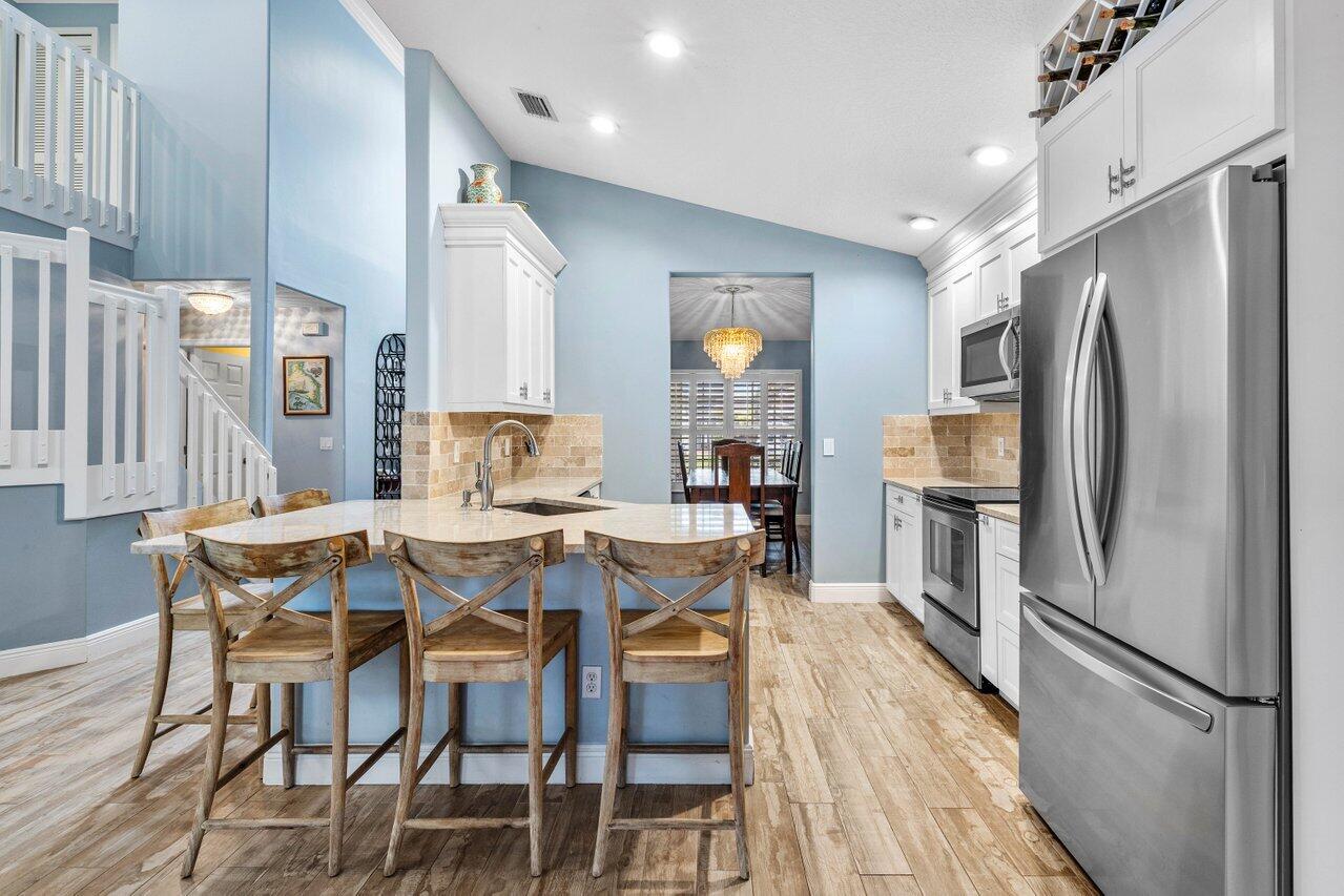 1132 Canoe Point