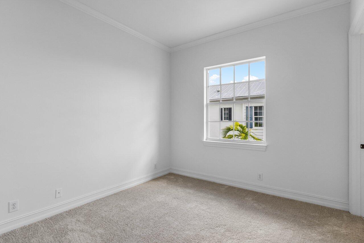 332 W Mallory Circle