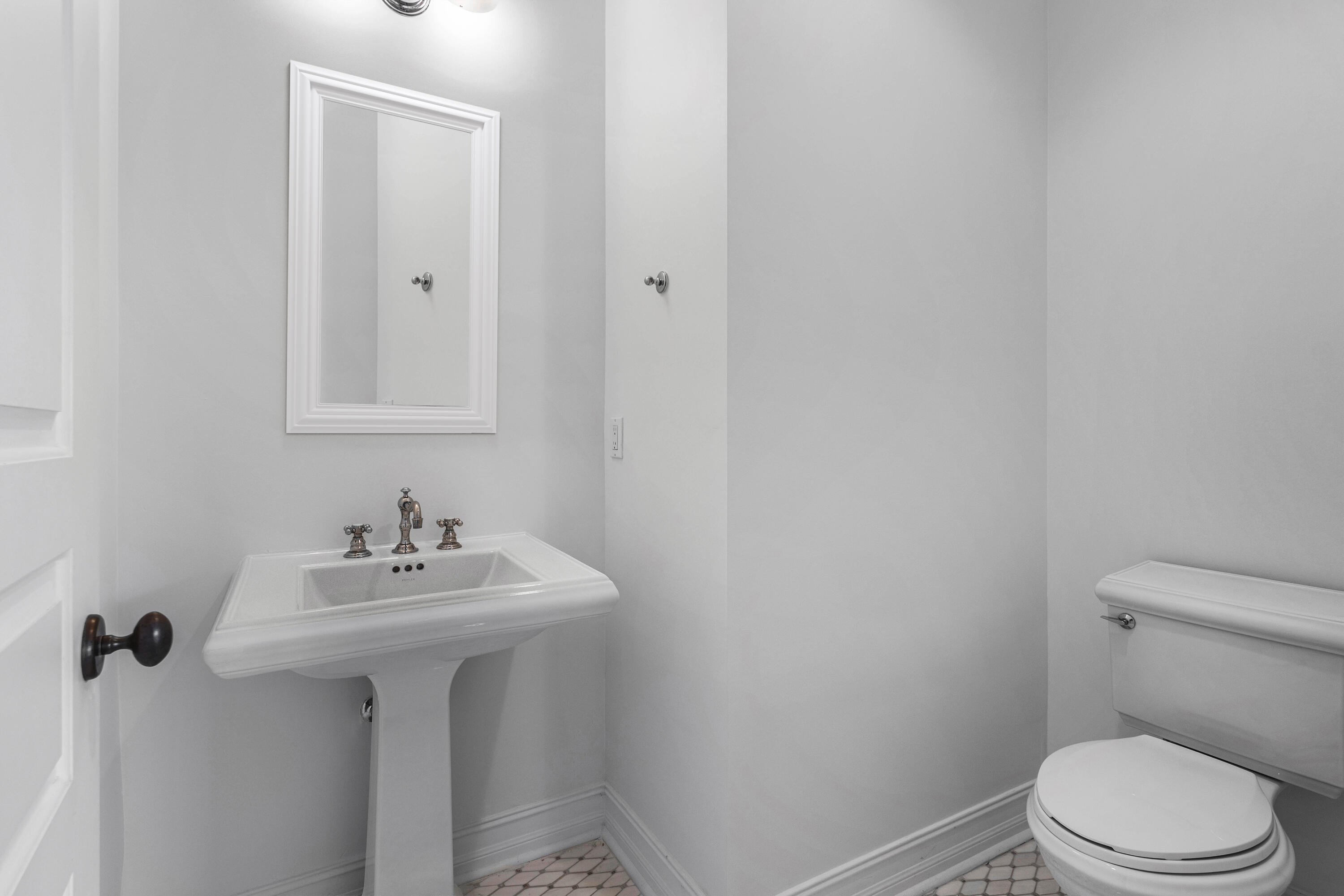 332 W Mallory Circle