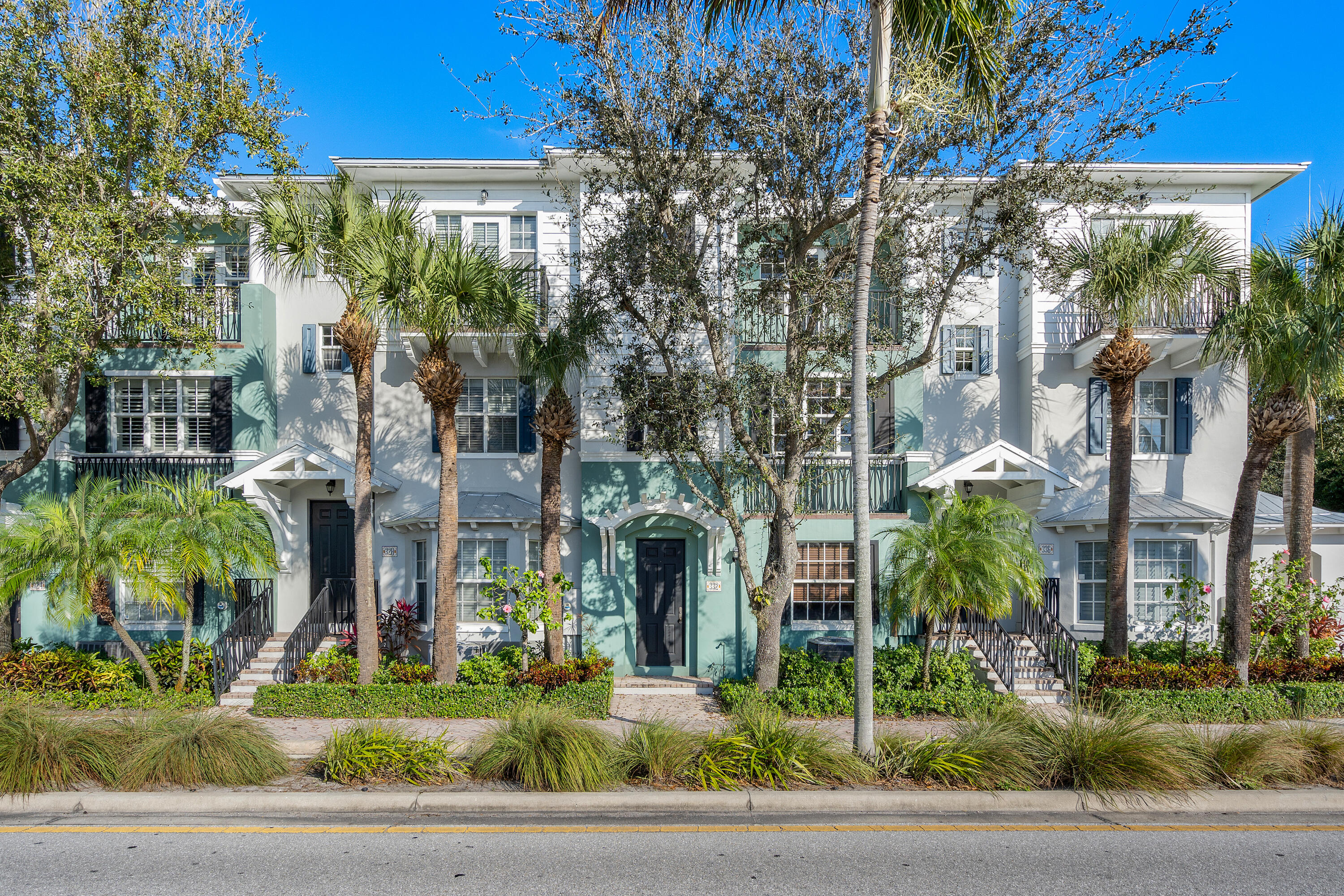 332 W Mallory Circle