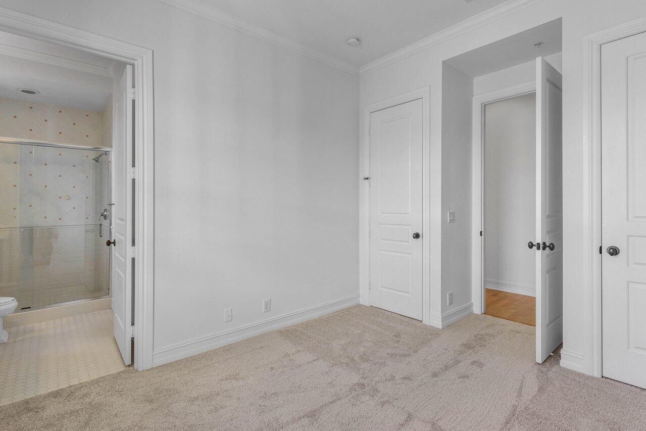 332 W Mallory Circle