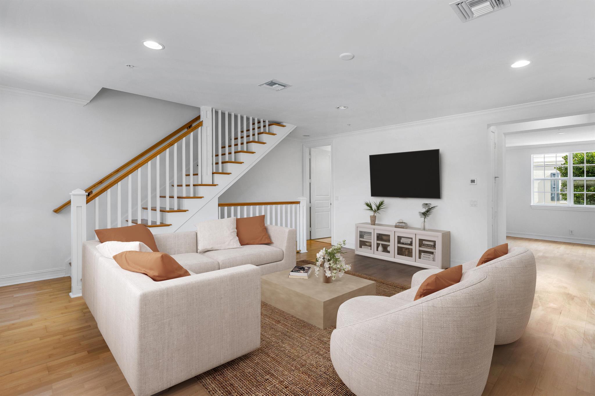 332 W Mallory Circle