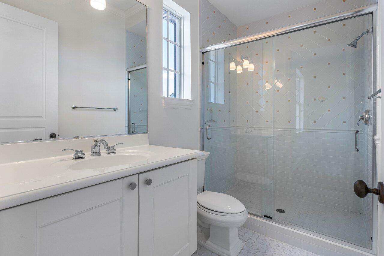 332 W Mallory Circle