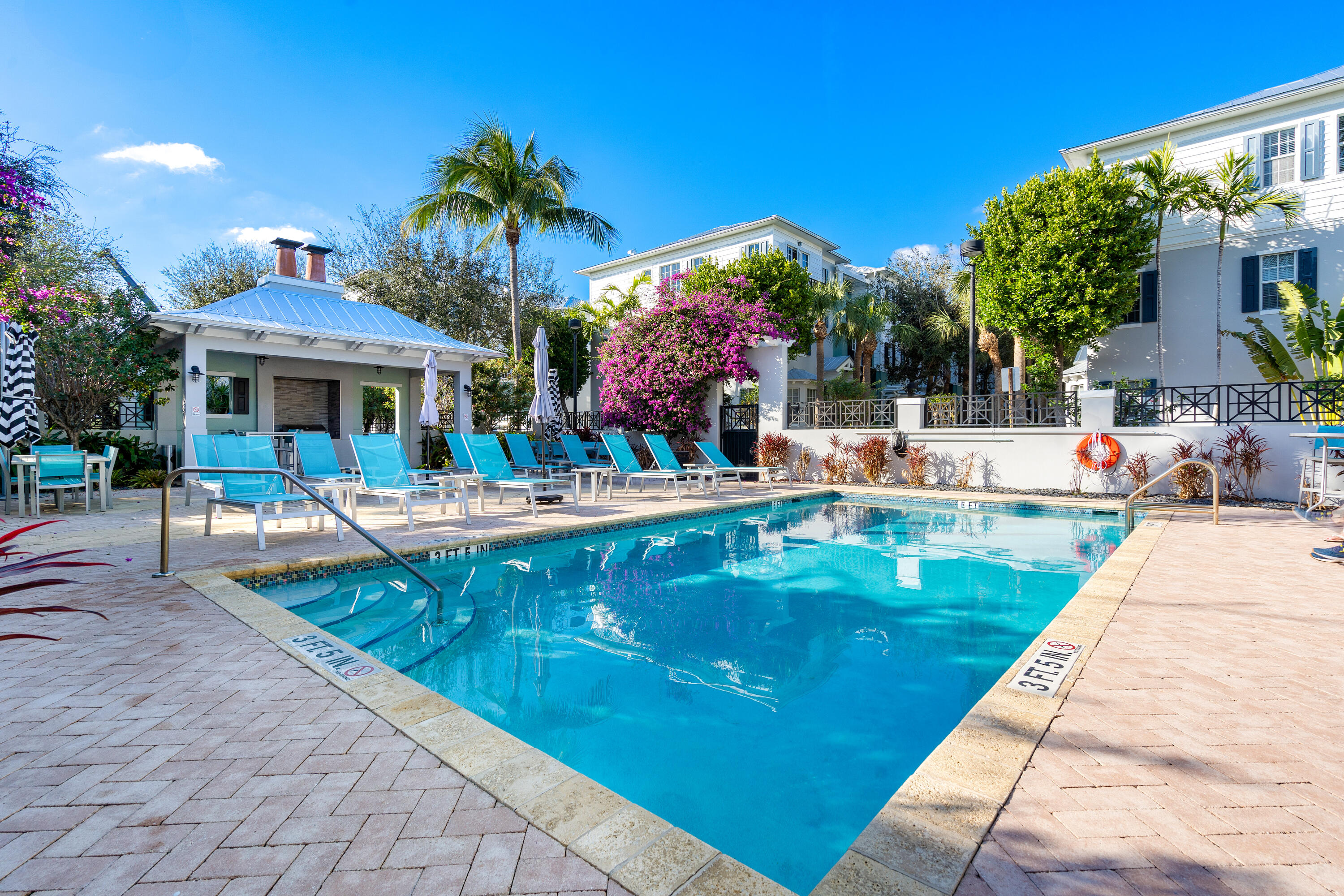 332 W Mallory Circle