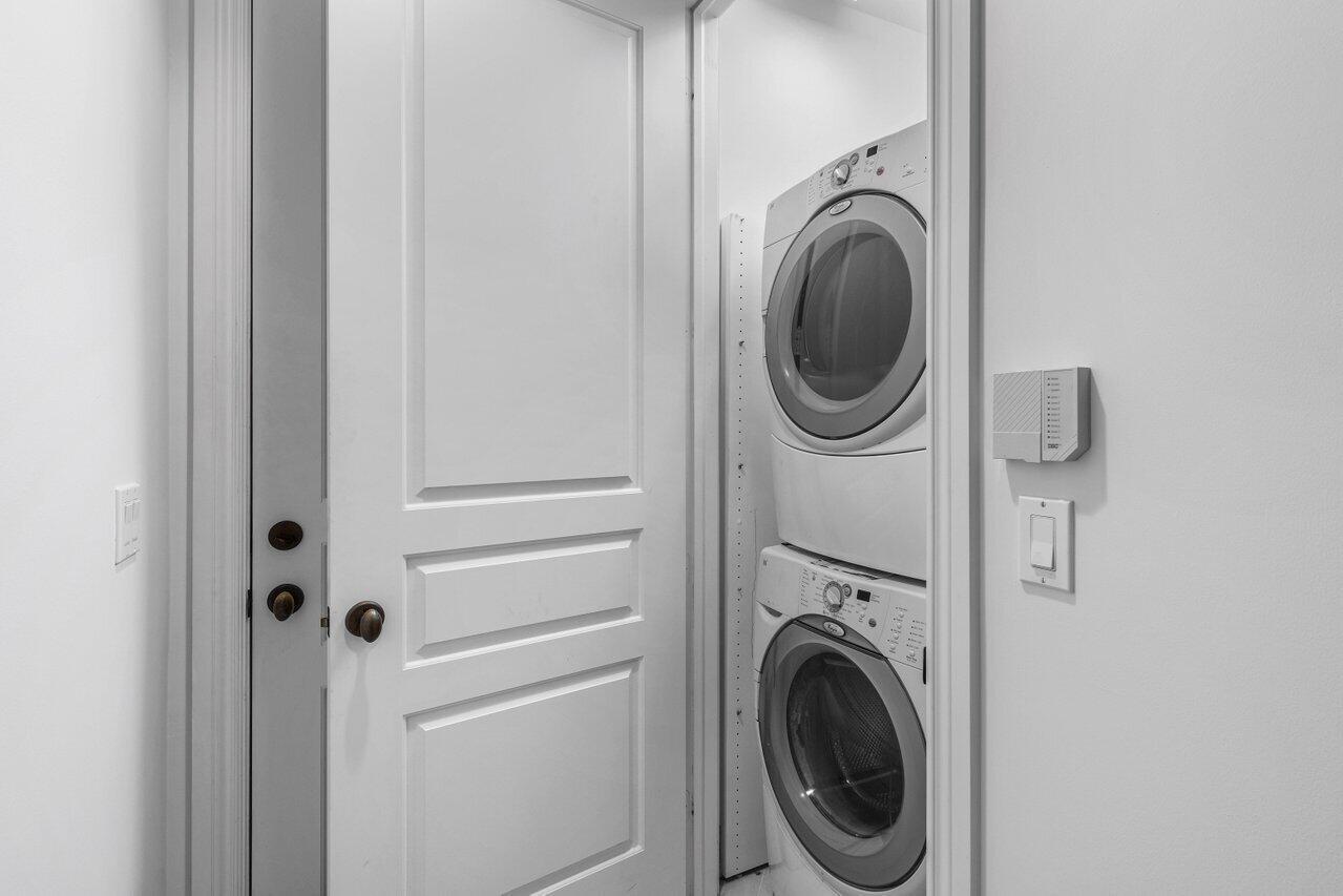 332 W Mallory Circle