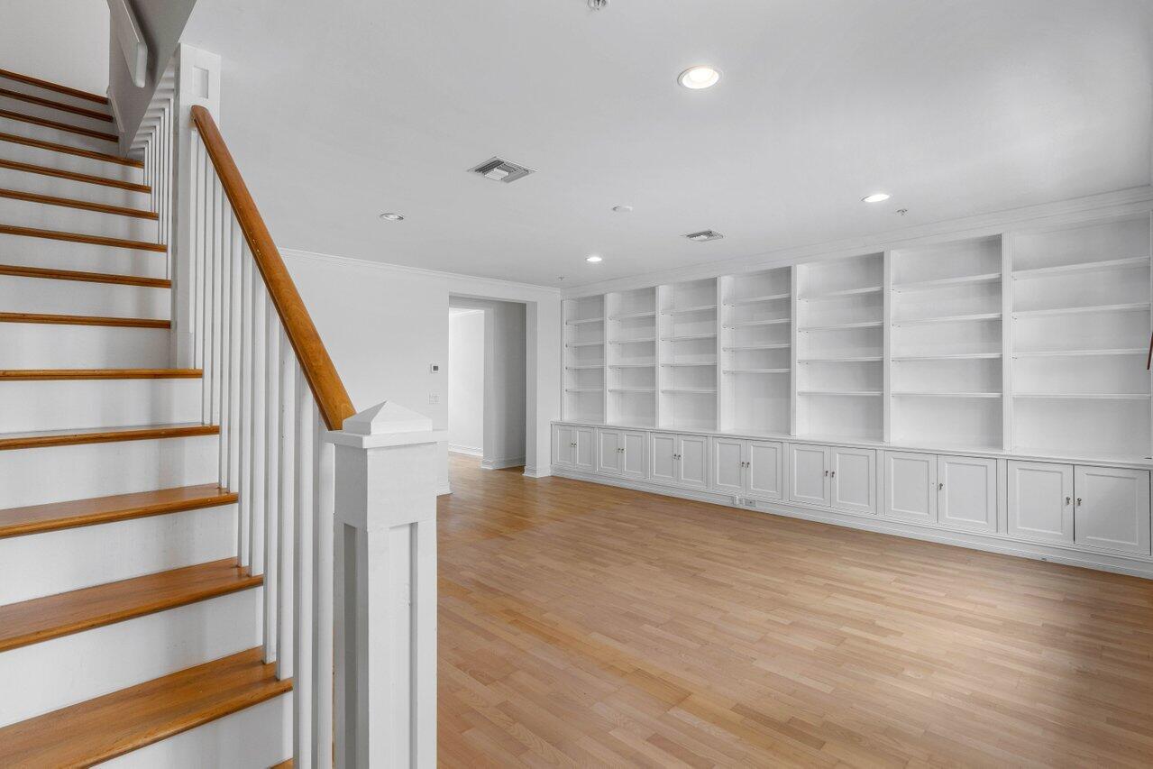 332 W Mallory Circle