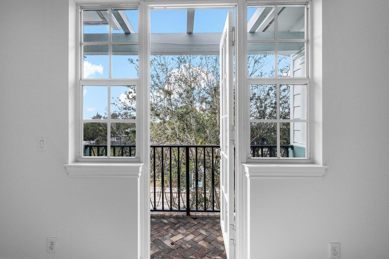 332 W Mallory Circle