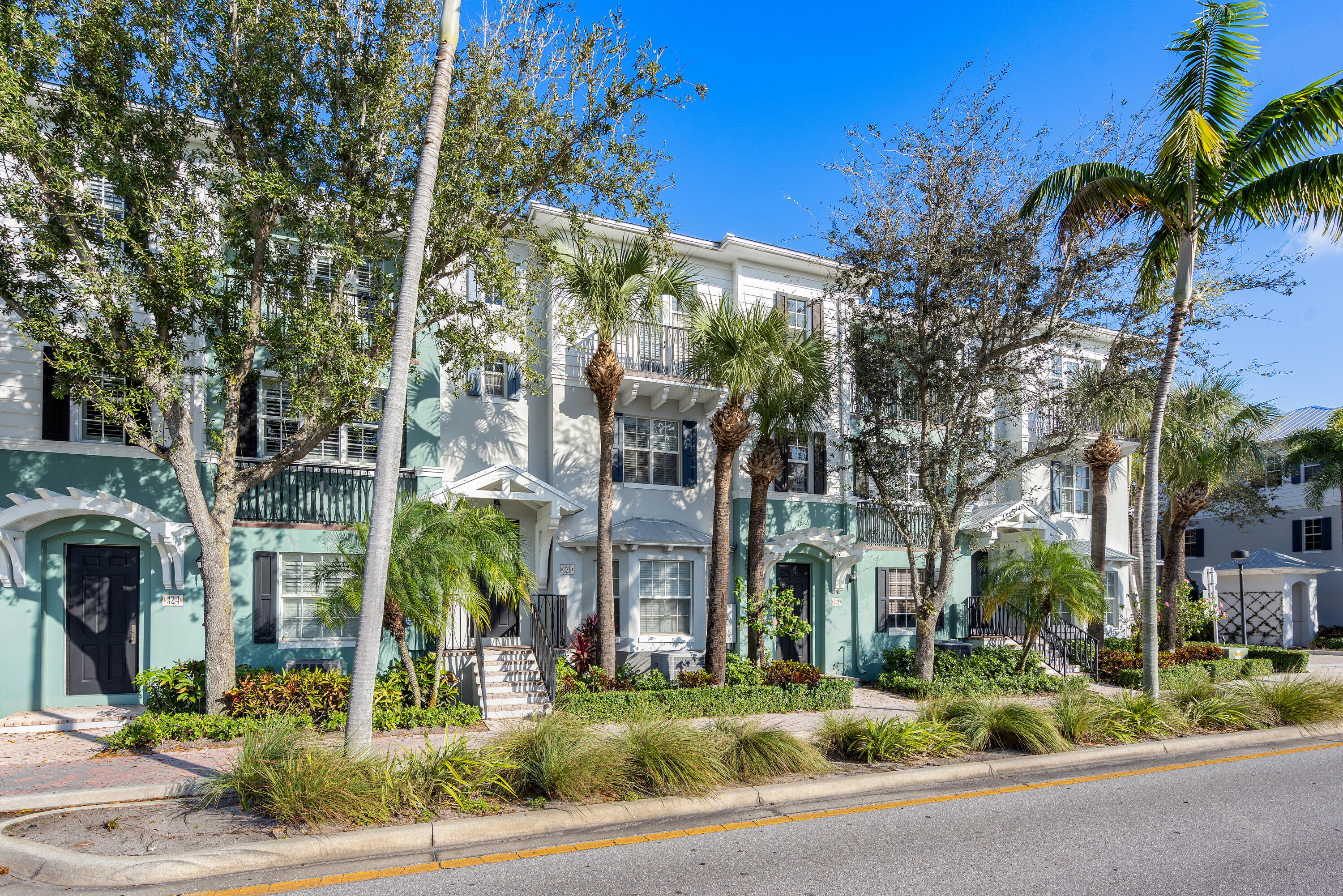 332 W Mallory Circle