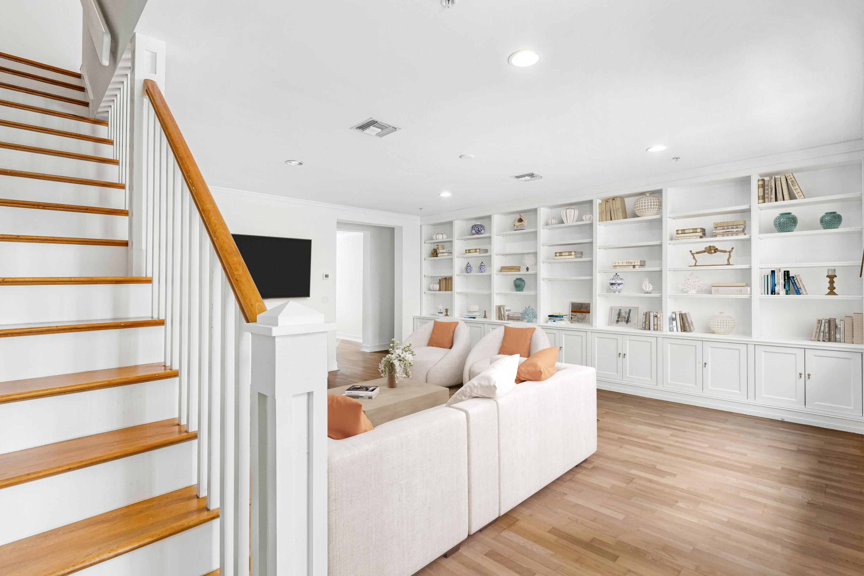 332 W Mallory Circle