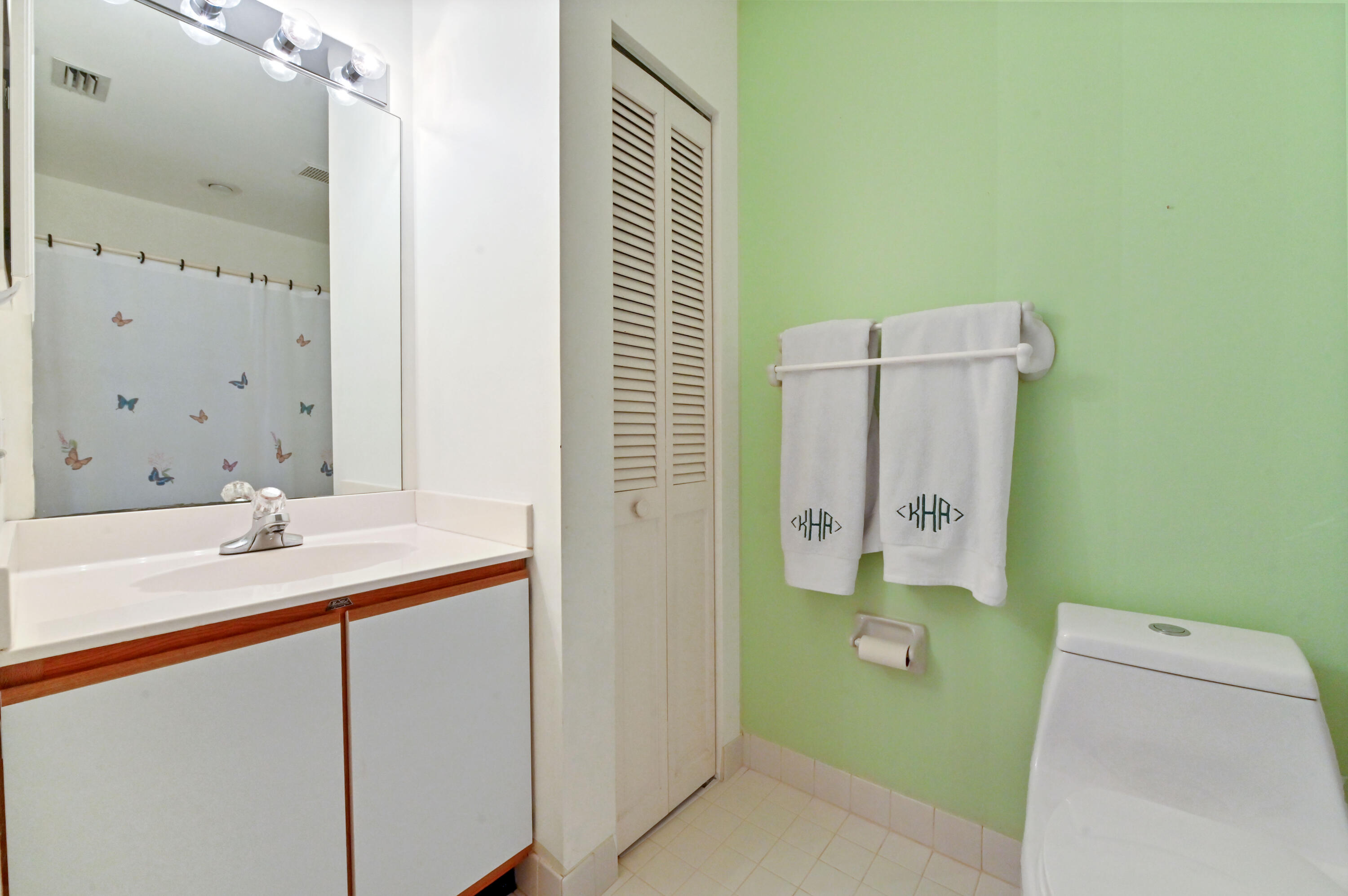 4500 Sherwood Forest Drive