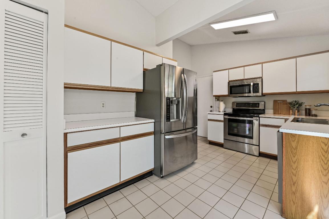 4500 Sherwood Forest Drive