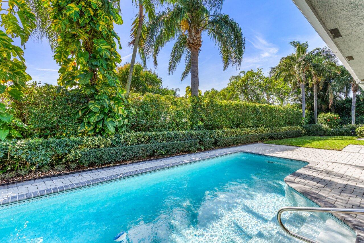 400 Rosewood Circle