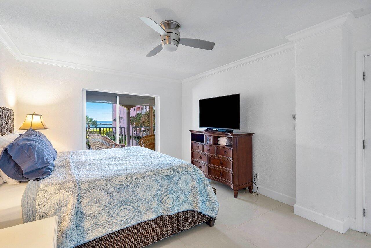 1040 Banyan Road 2010