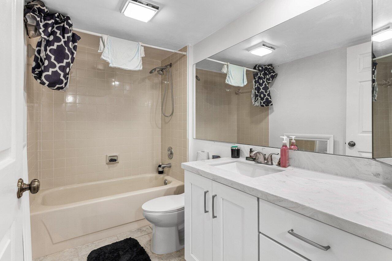 3630 Whitehall Drive #205, West Palm Beach Unit: #205