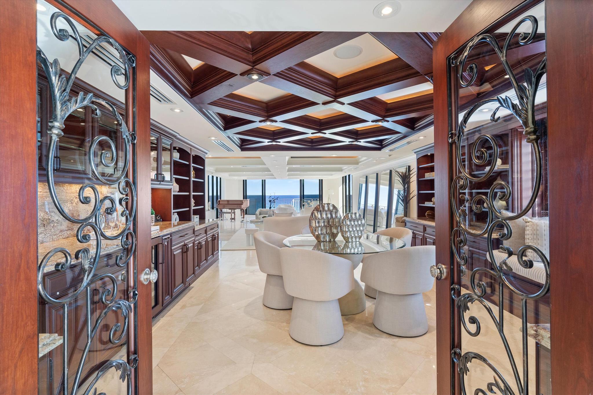 2155 S Ocean Boulevard 10