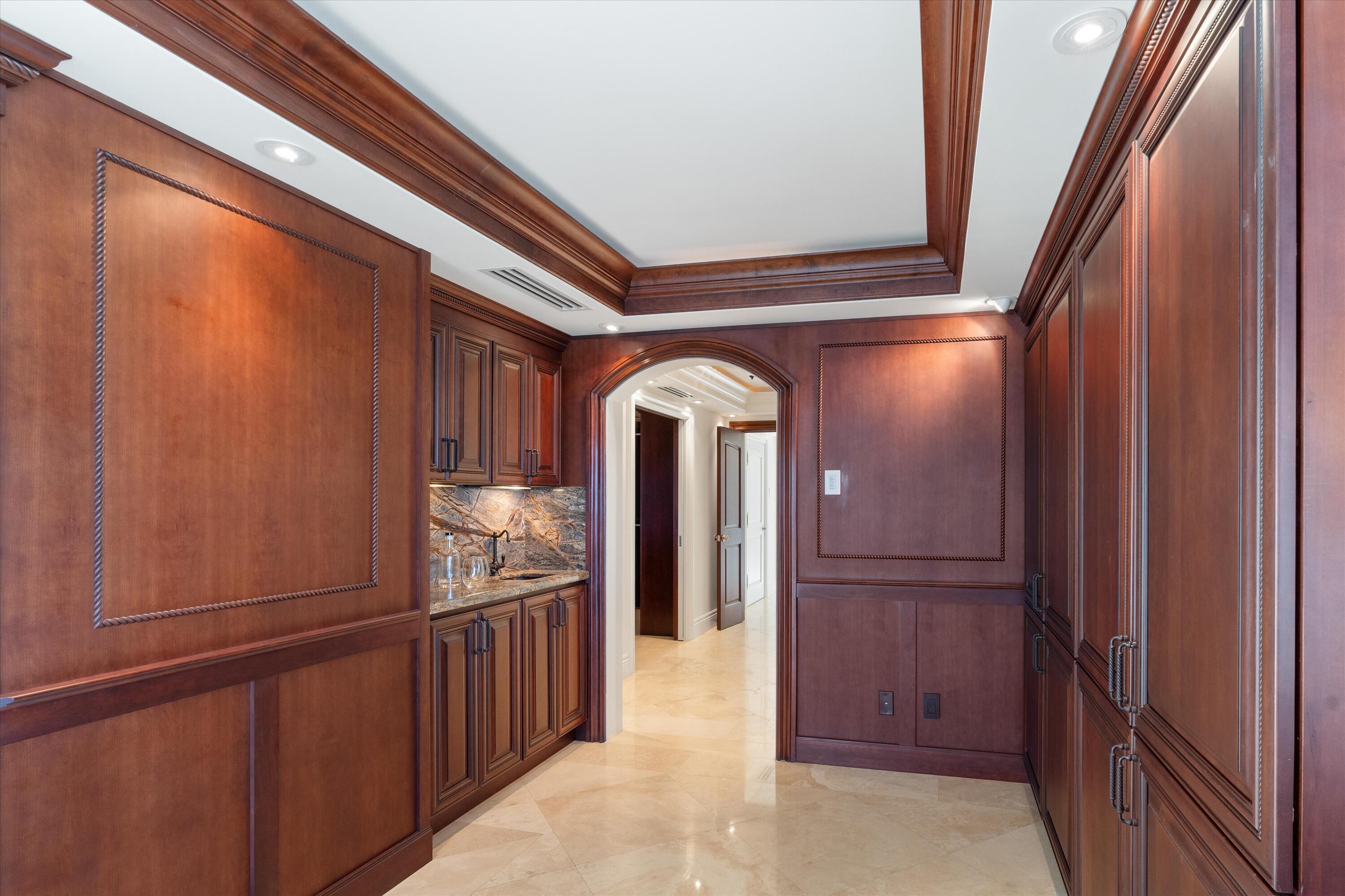 2155 S Ocean Boulevard 10