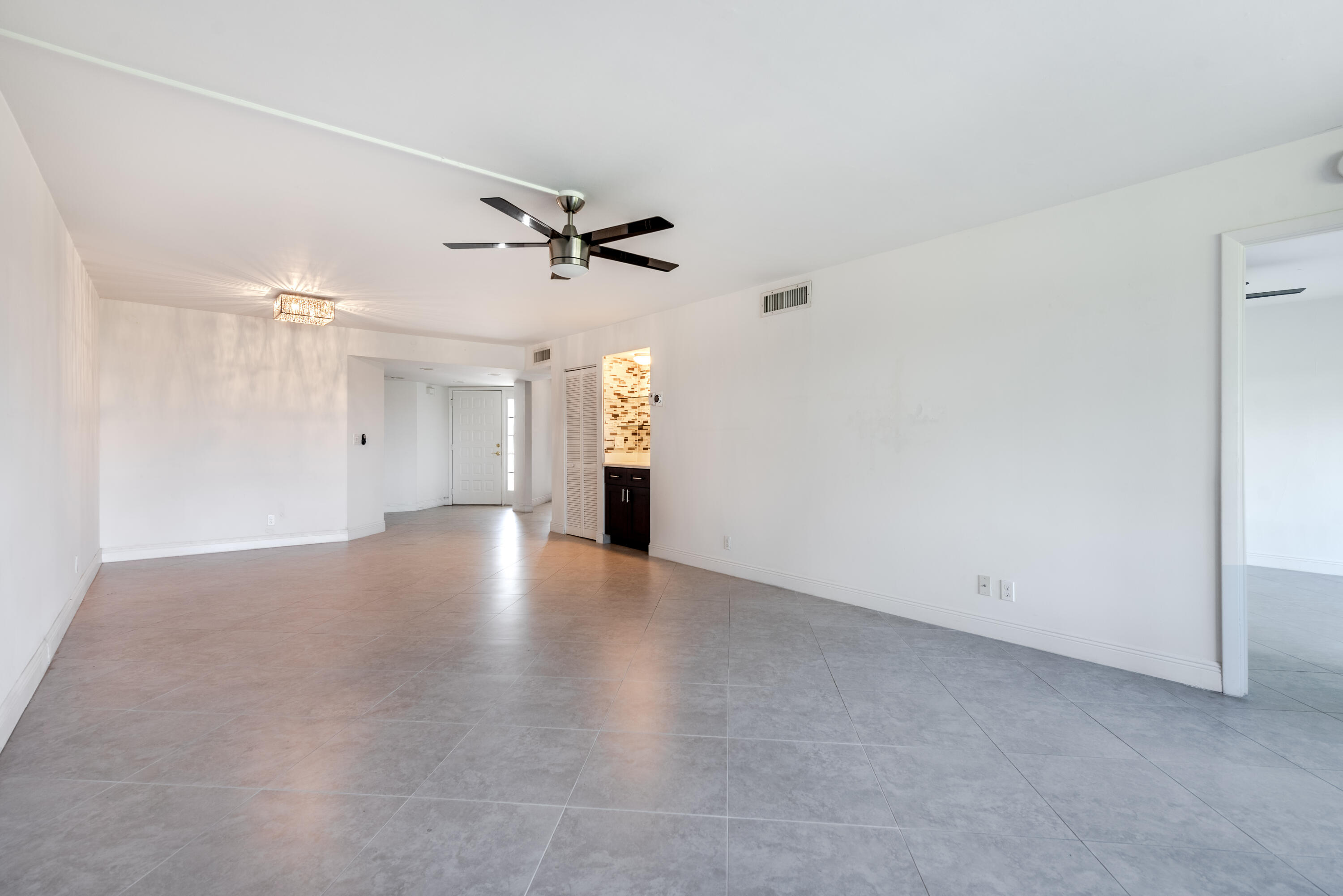 7515 Glendevon Lane, 602, Delray Beach Unit: 602