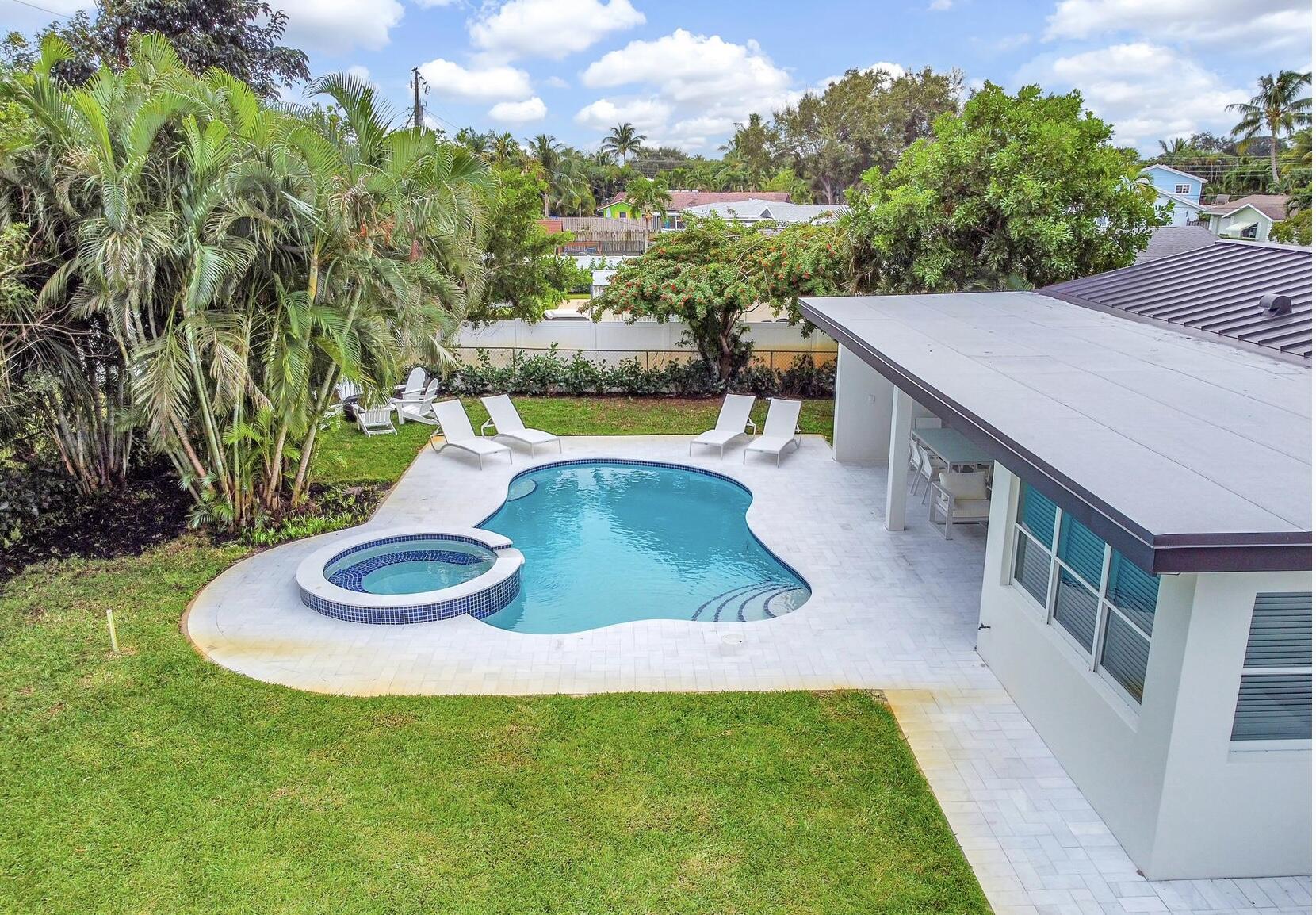 3214 Canal Drive