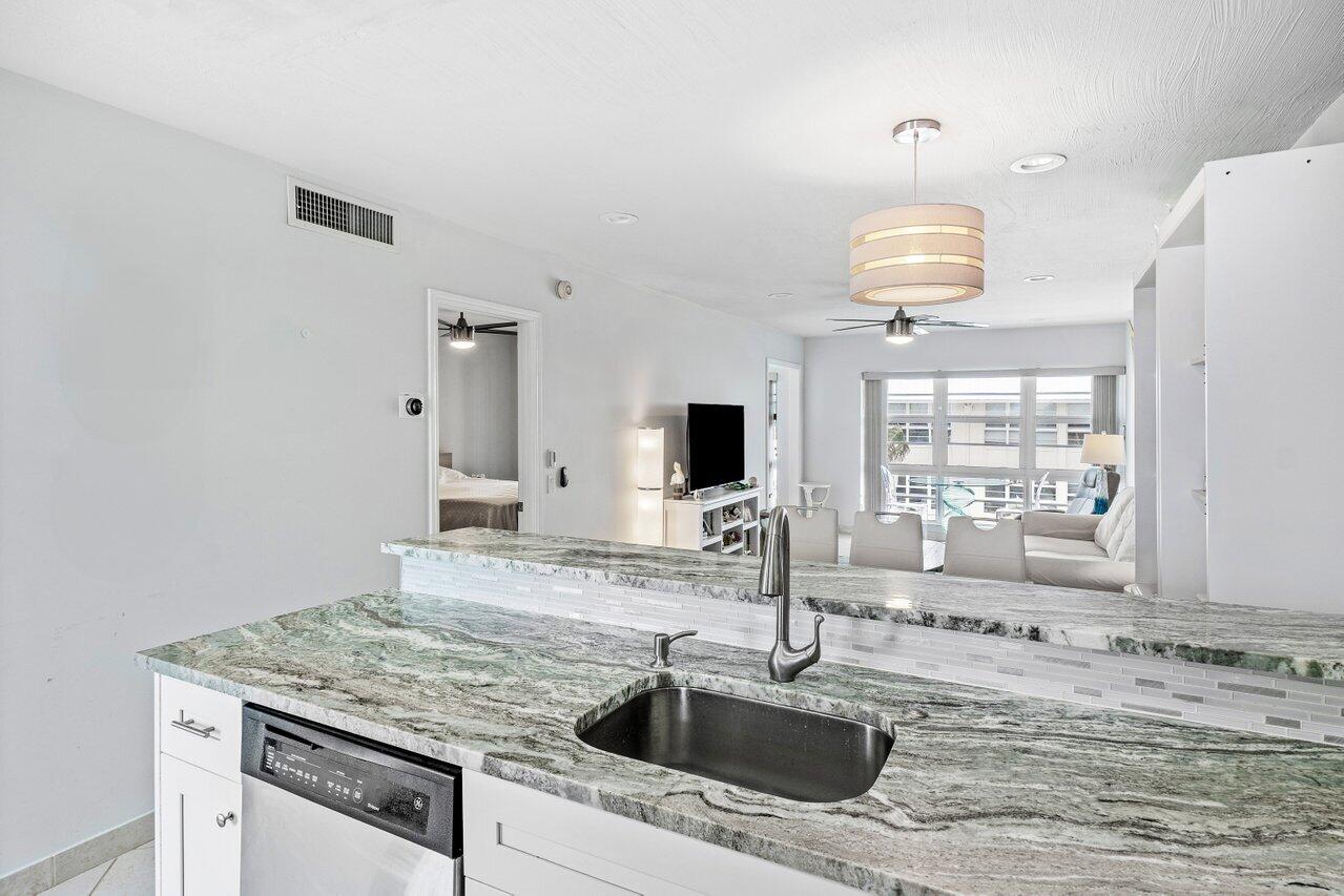 3851 N Ocean Boulevard 4030