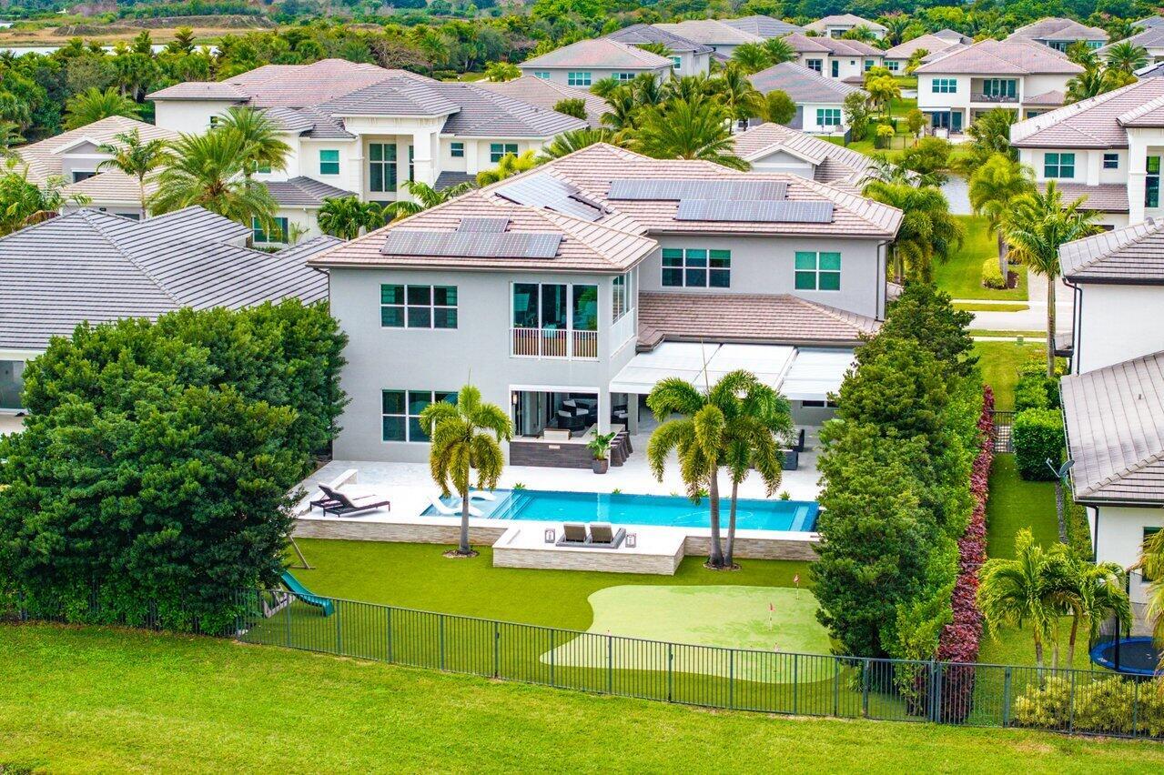 19878 Meadowside Lane