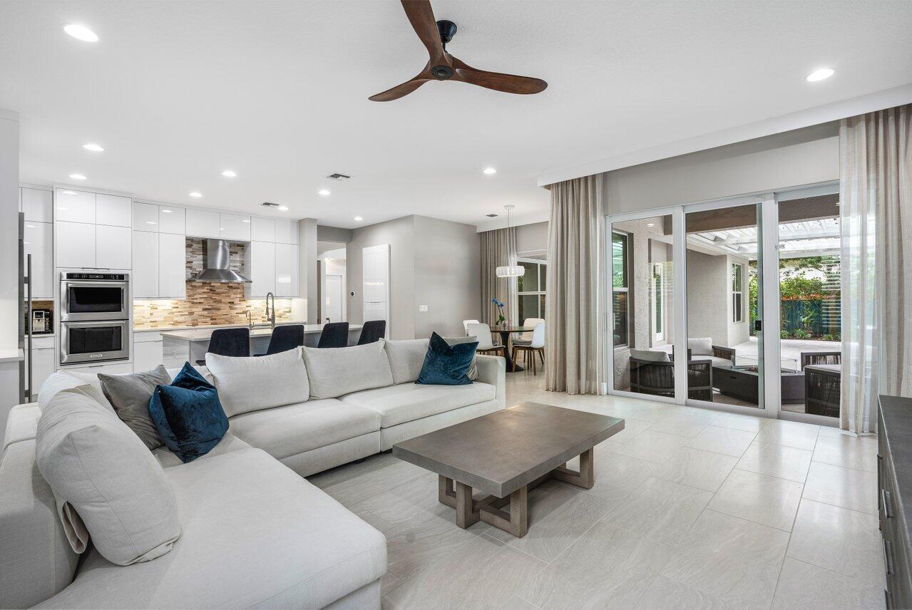 19878 Meadowside Lane