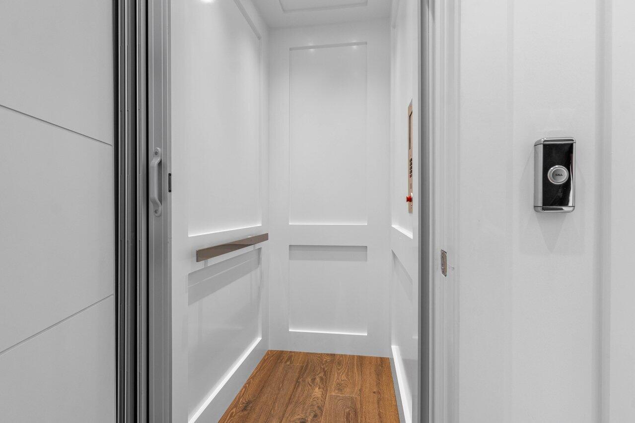 725 NE 71st Street