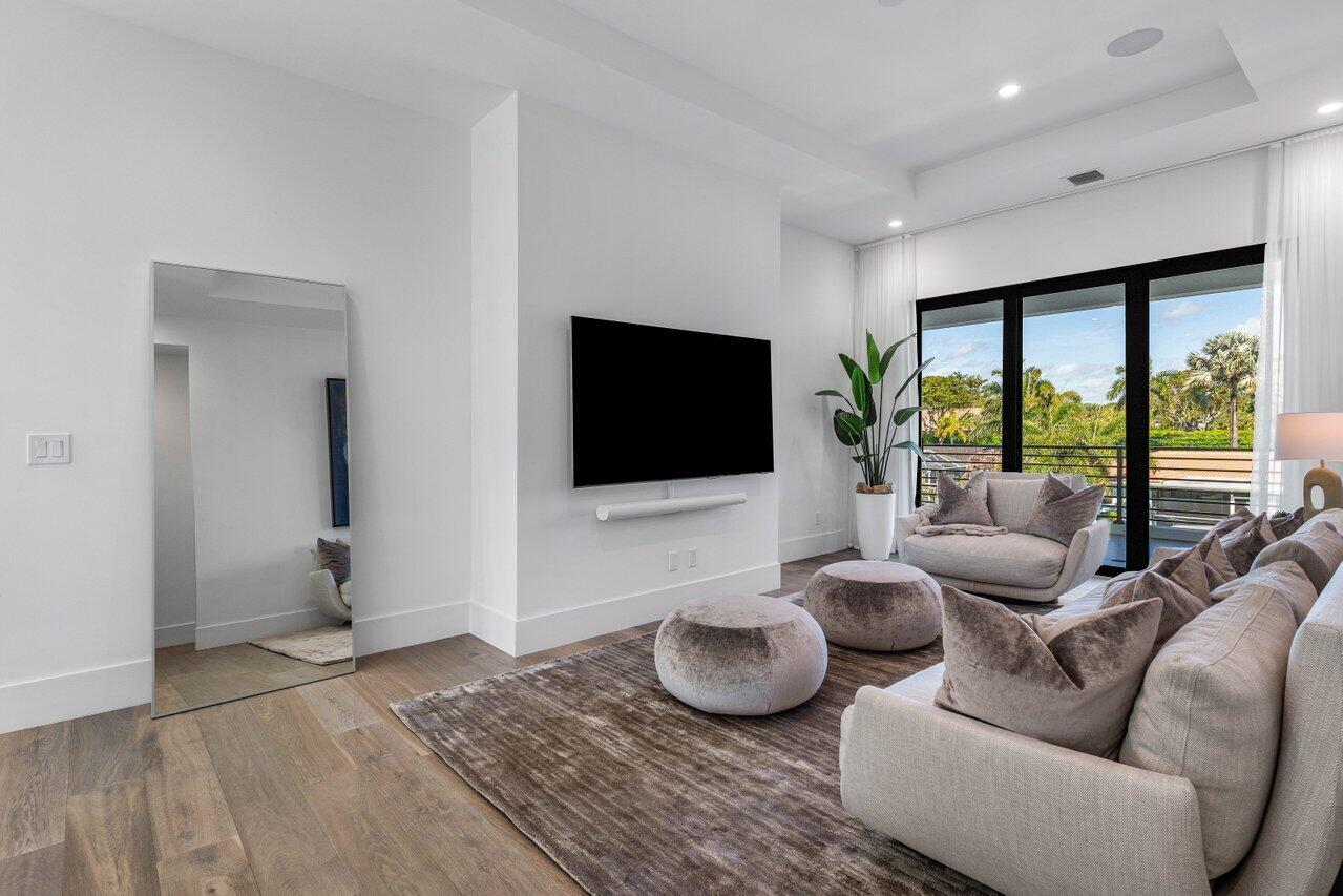 725 NE 71st Street