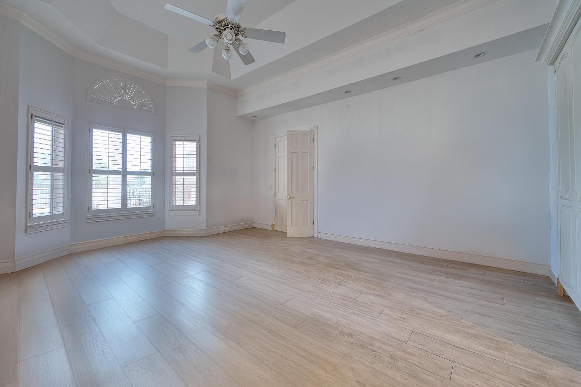 100 Glenbrook Court, Atlantis