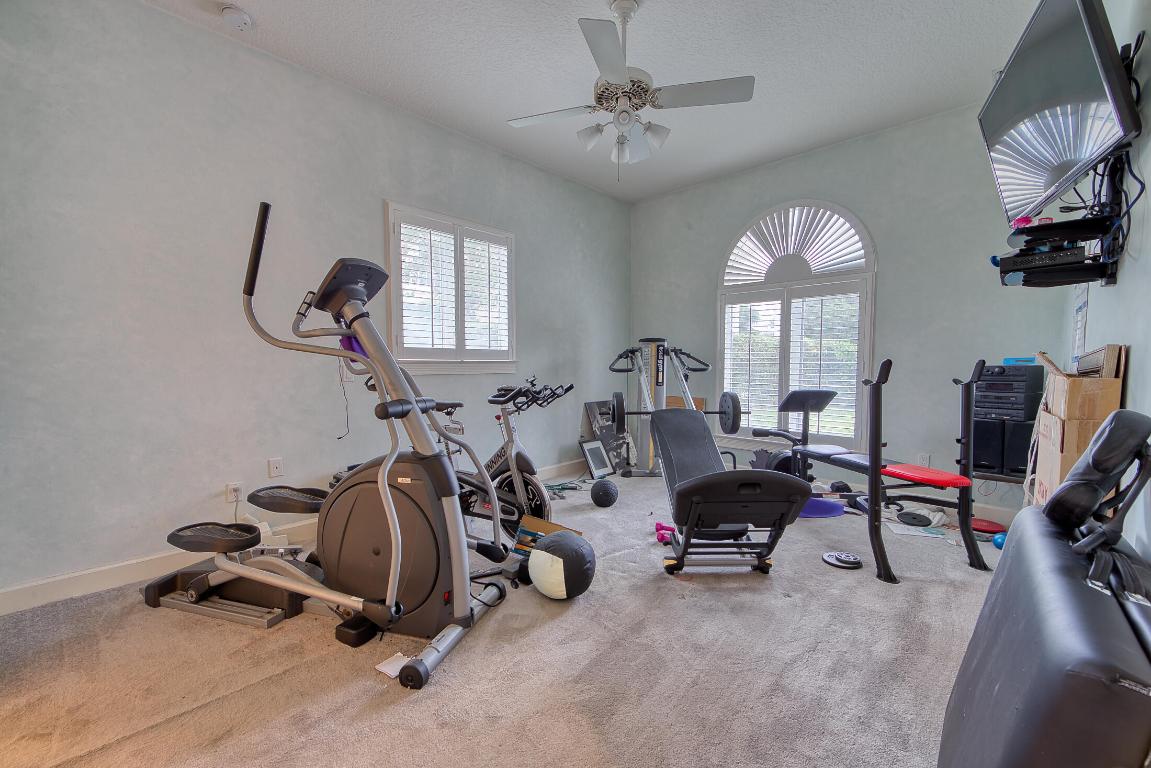 100 Glenbrook Court, Atlantis