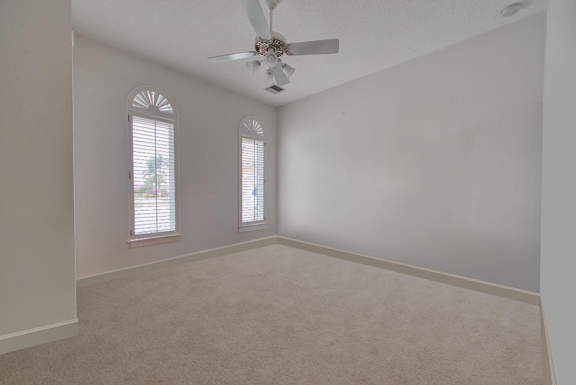 100 Glenbrook Court, Atlantis