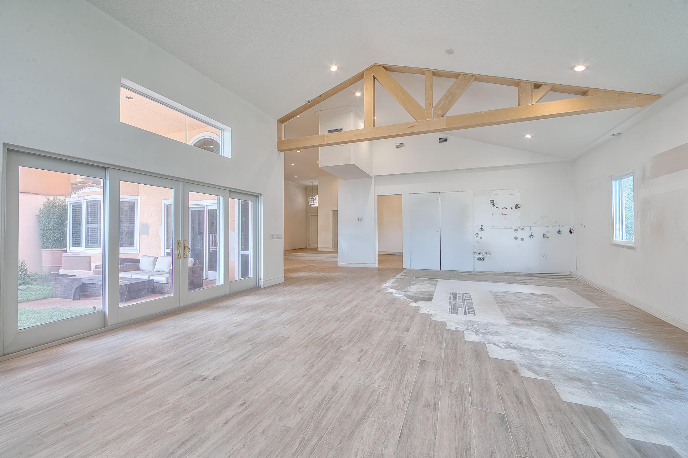 100 Glenbrook Court, Atlantis