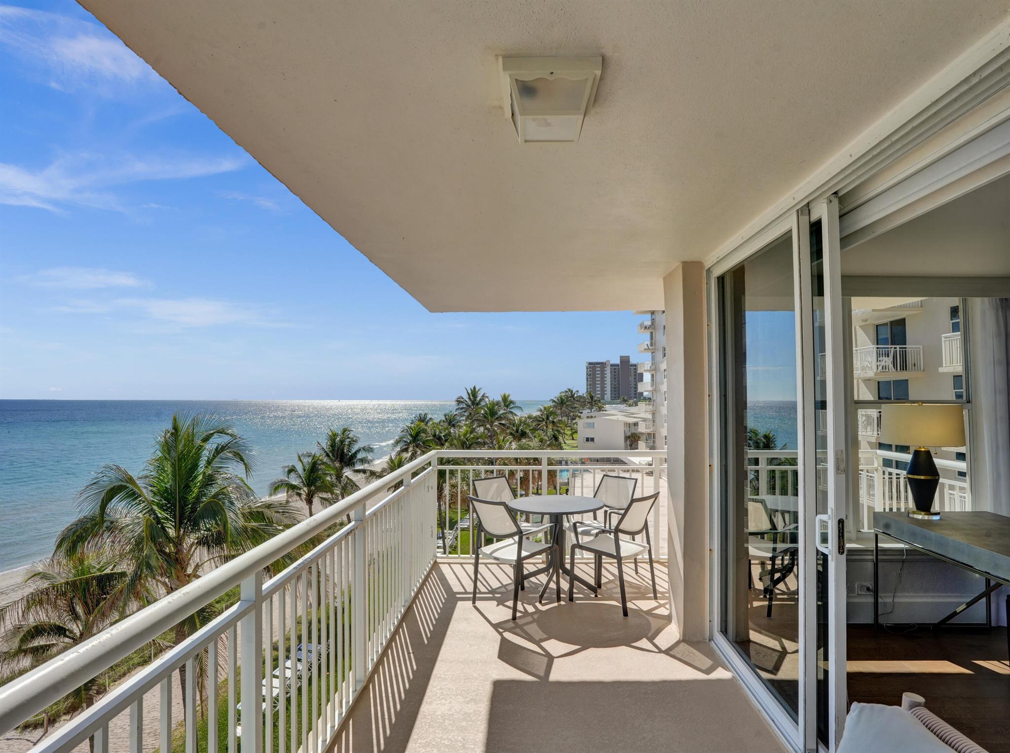 1051 Hillsboro Mile 510e