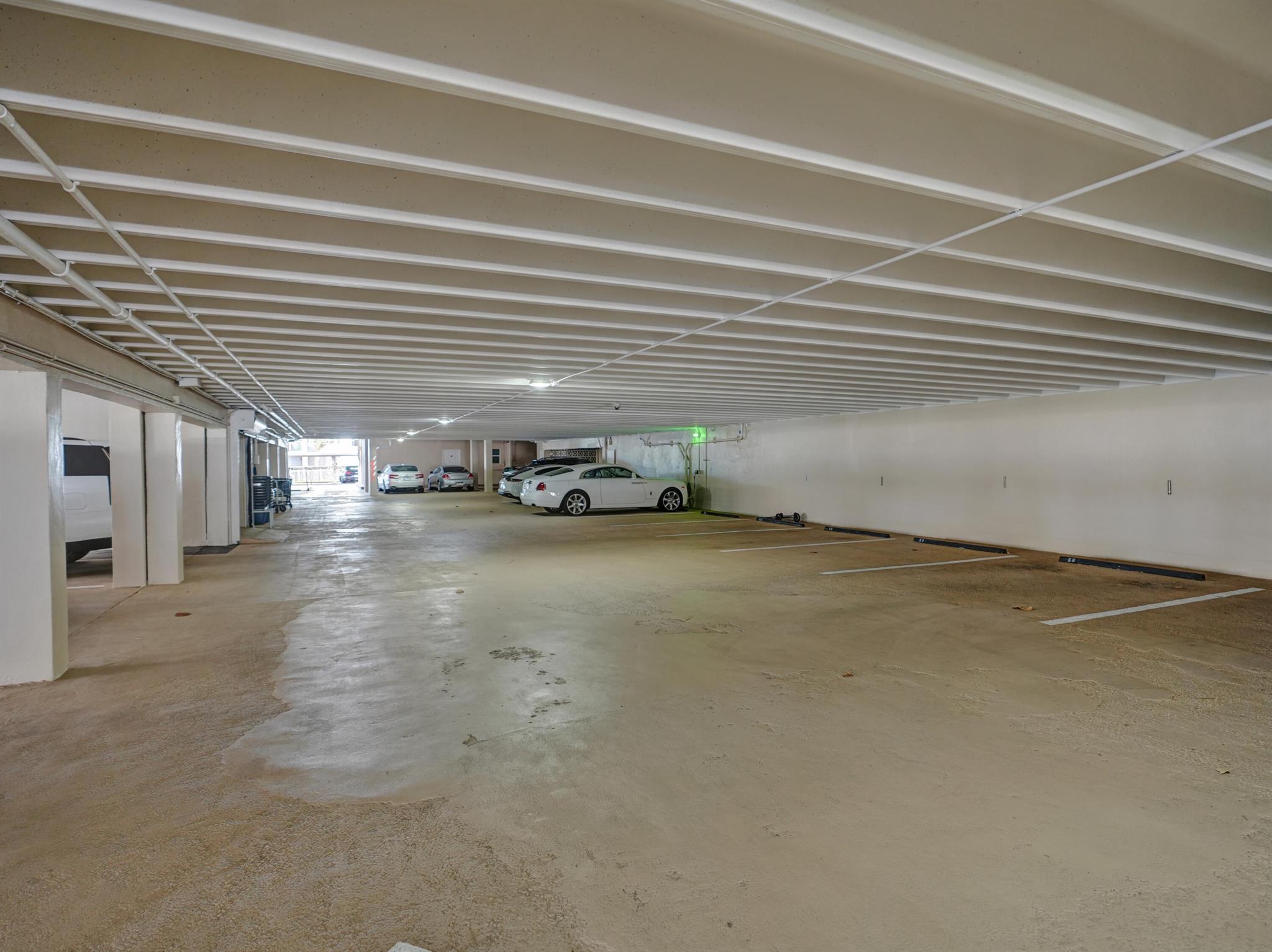 1051 Hillsboro Mile 510e