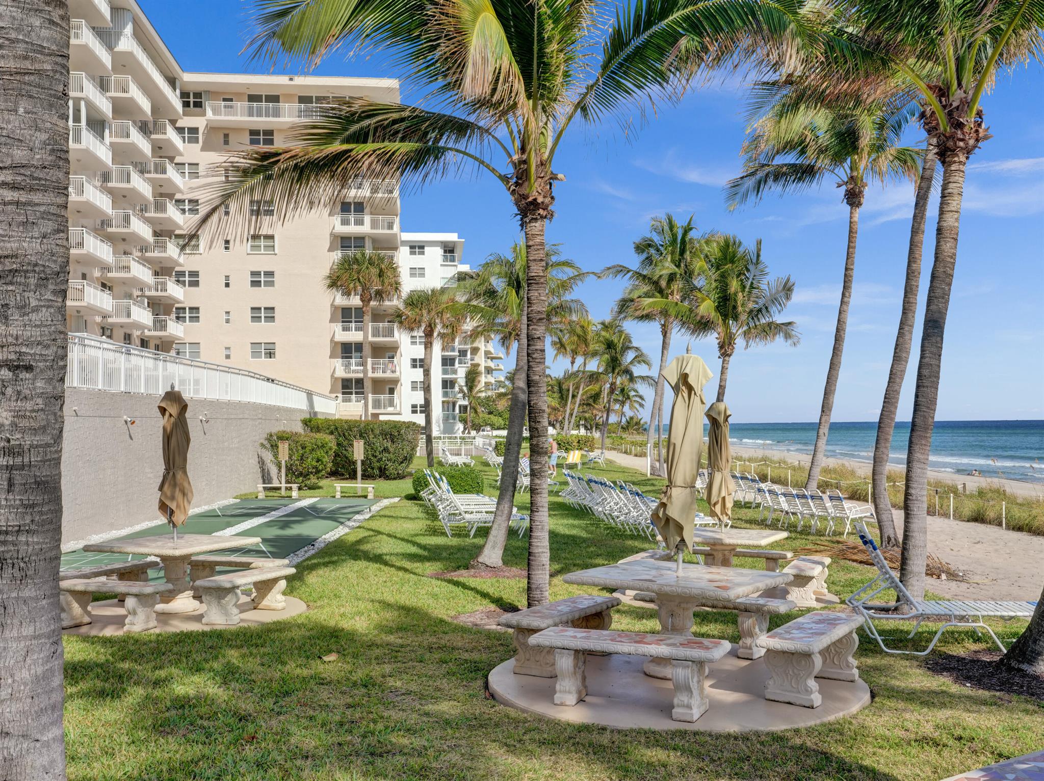 1051 Hillsboro Mile 510e