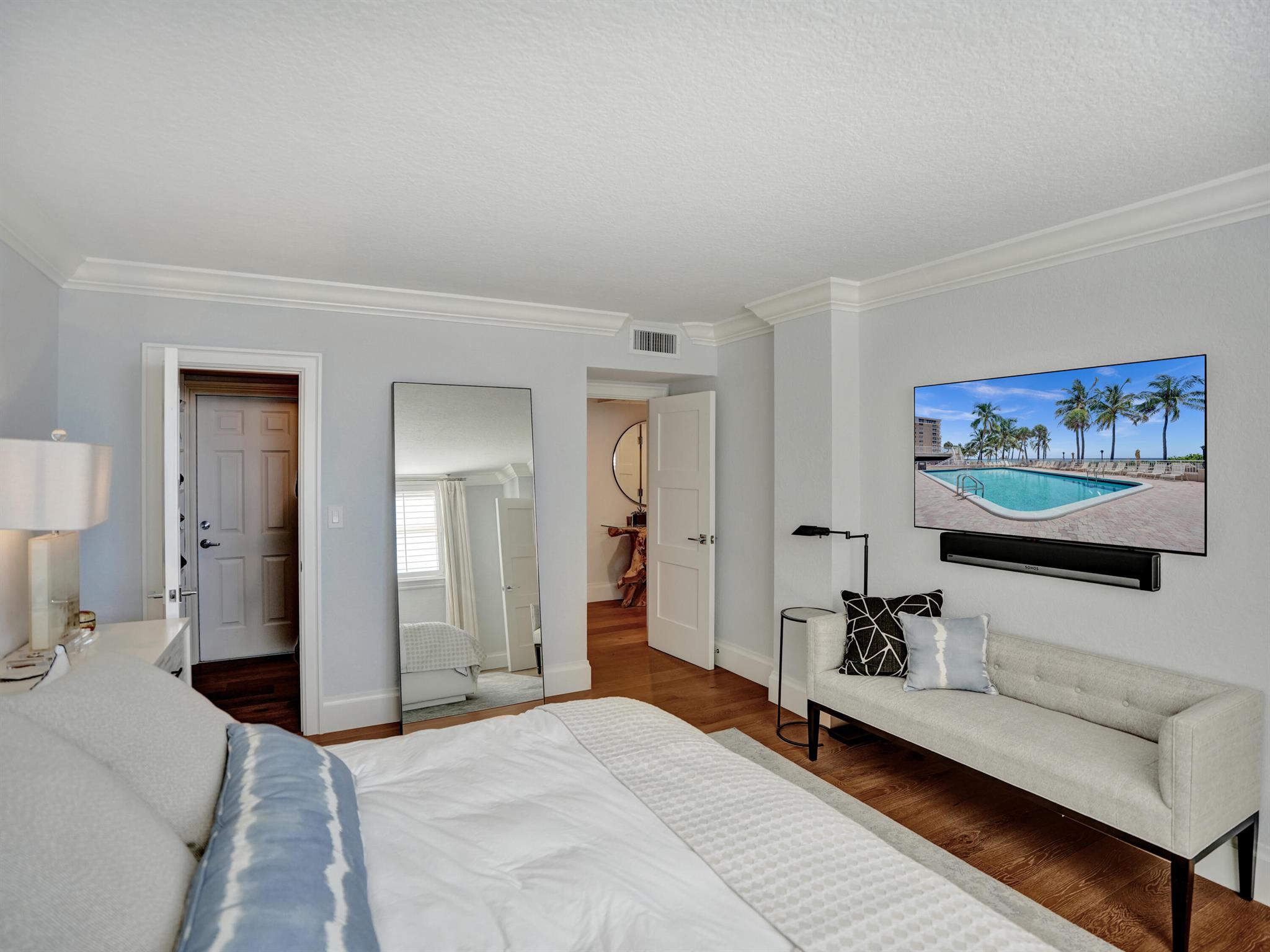 1051 Hillsboro Mile 510e