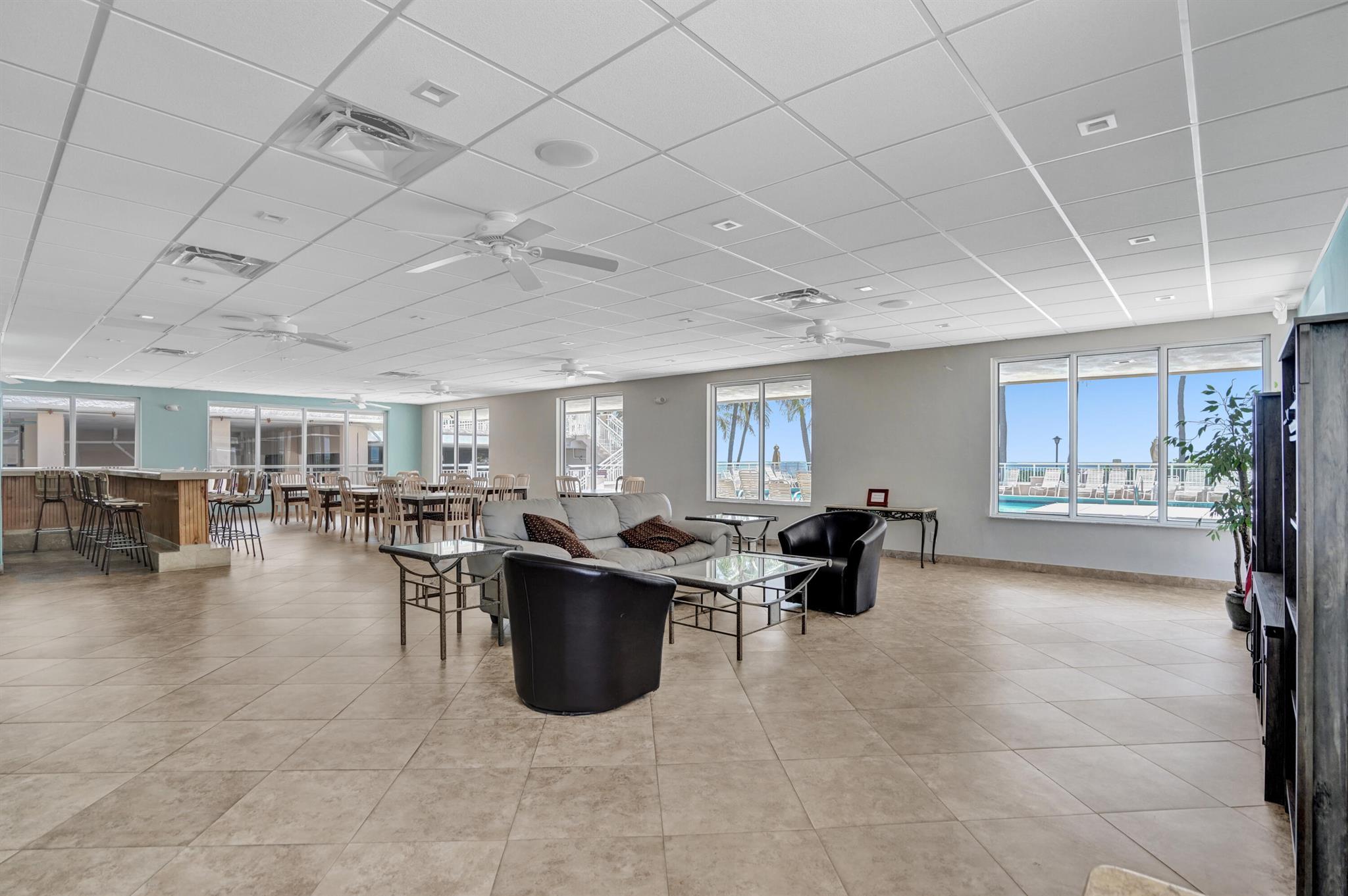 1051 Hillsboro Mile 510e