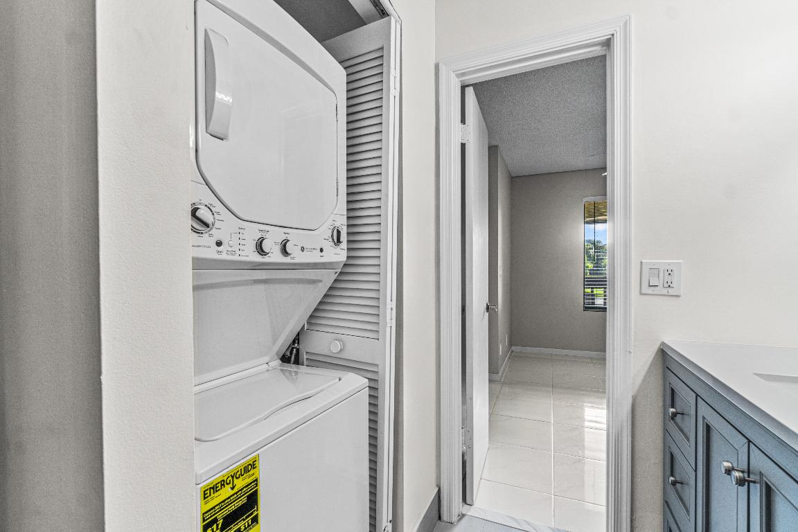 10137 Mangrove Drive 202, Boynton Beach Unit: 202