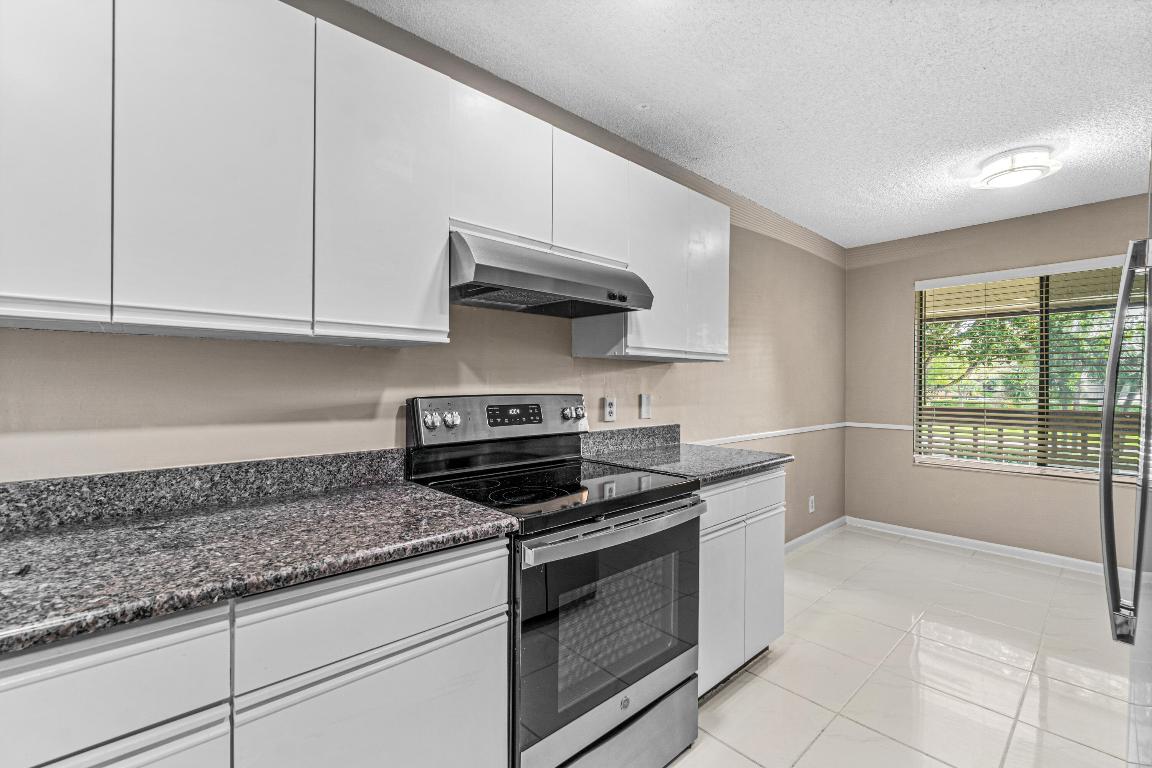 10137 Mangrove Drive 202, Boynton Beach Unit: 202