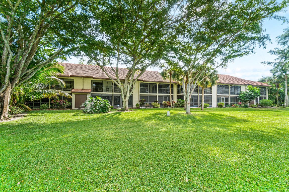10137 Mangrove Drive 202, Boynton Beach Unit: 202