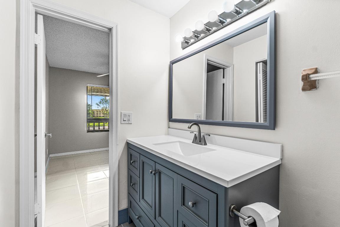 10137 Mangrove Drive 202, Boynton Beach Unit: 202