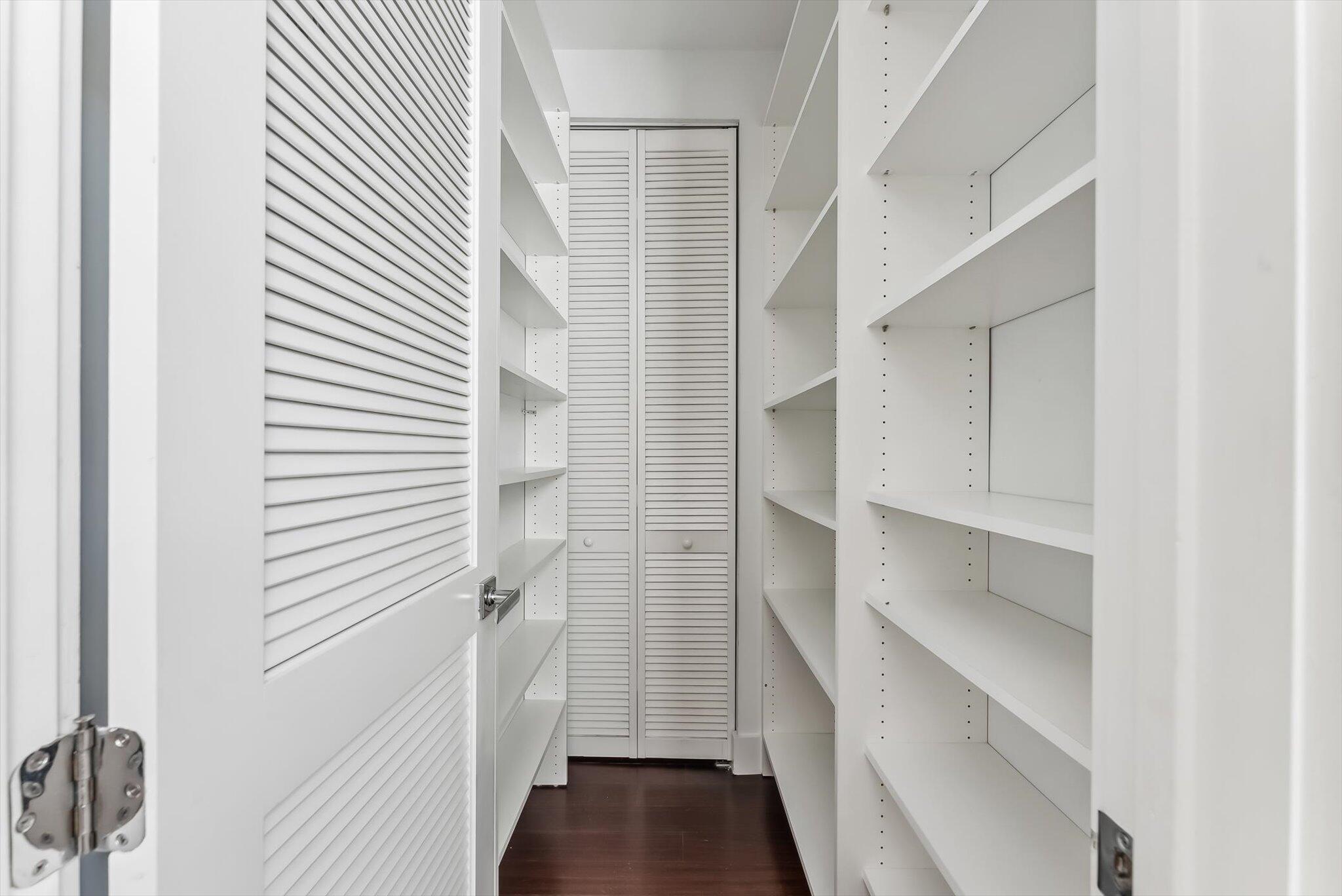 106 SW 1st Avenue