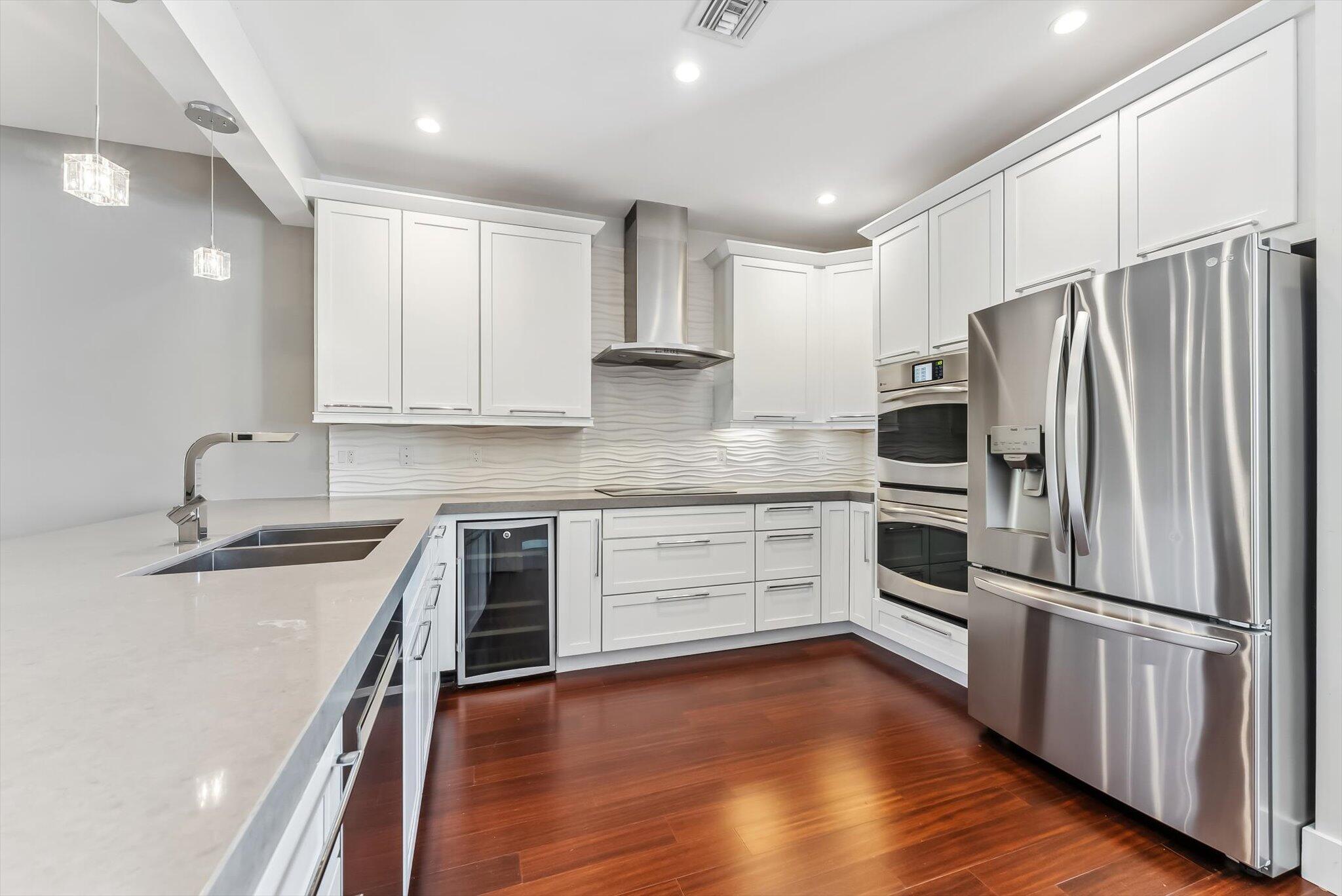106 SW 1st Avenue