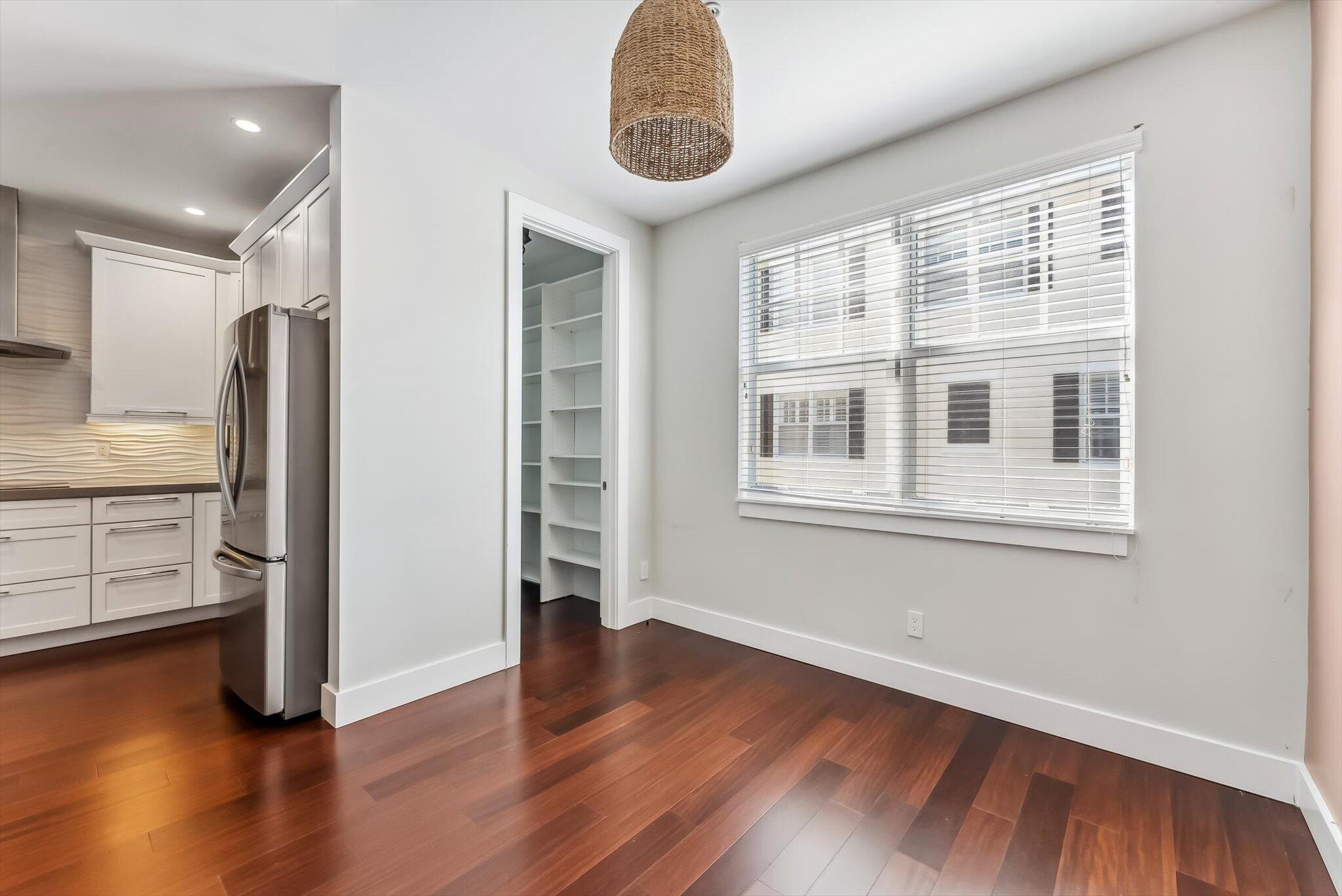 106 SW 1st Avenue